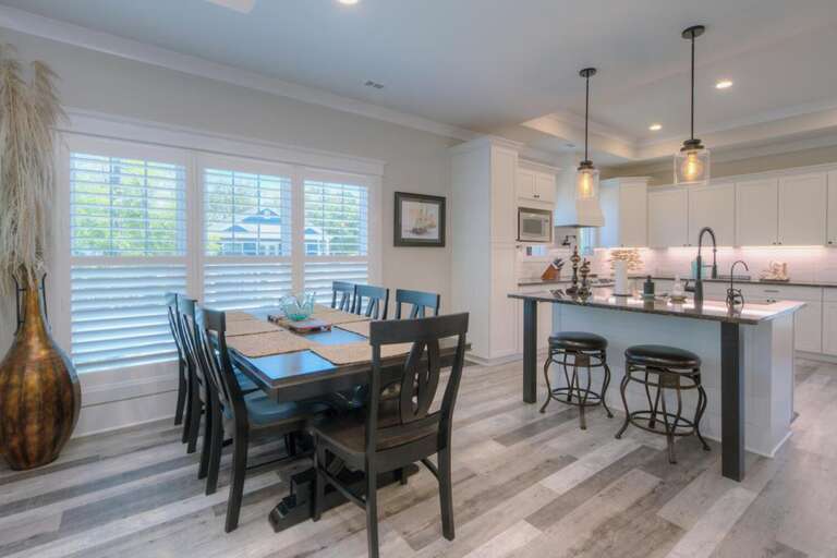 Dining Area
GW.5-5-25