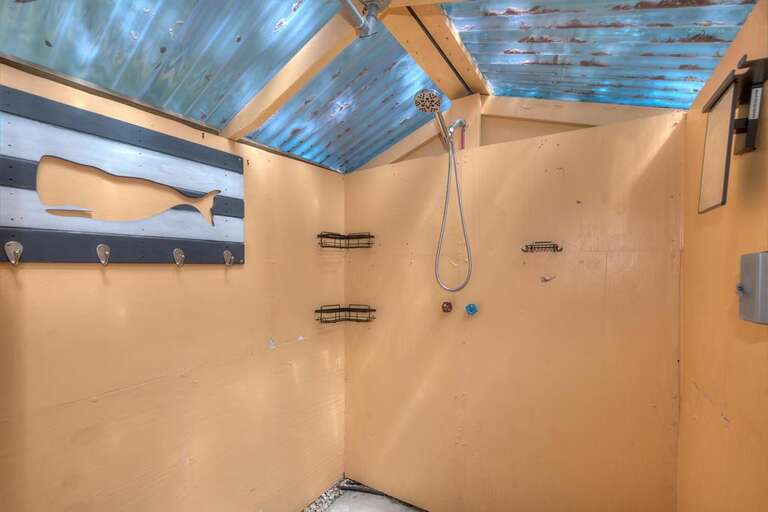 Outdoor shower
GW 5.10.24