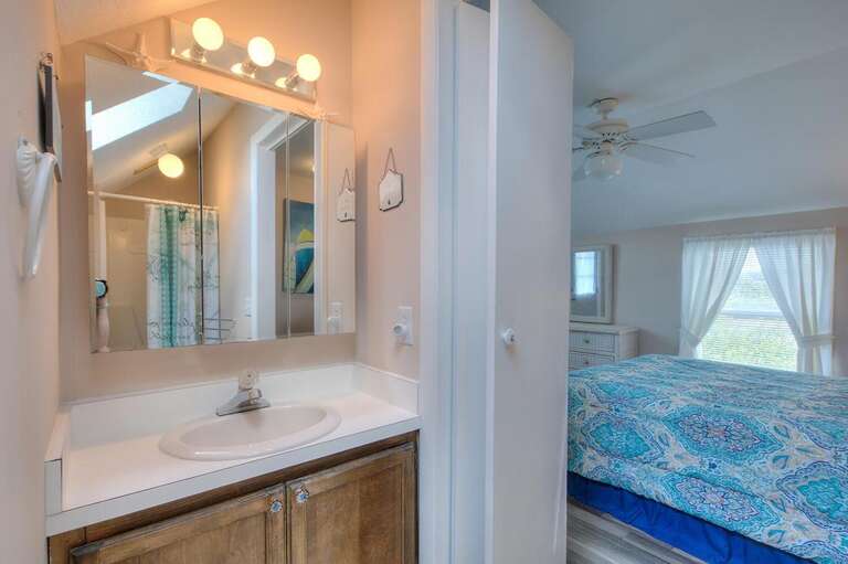 A Blue Dolphin 8601 E Oak-large-030-024-DSC 0099 100 101 Enhancer-1500x997-72dpi