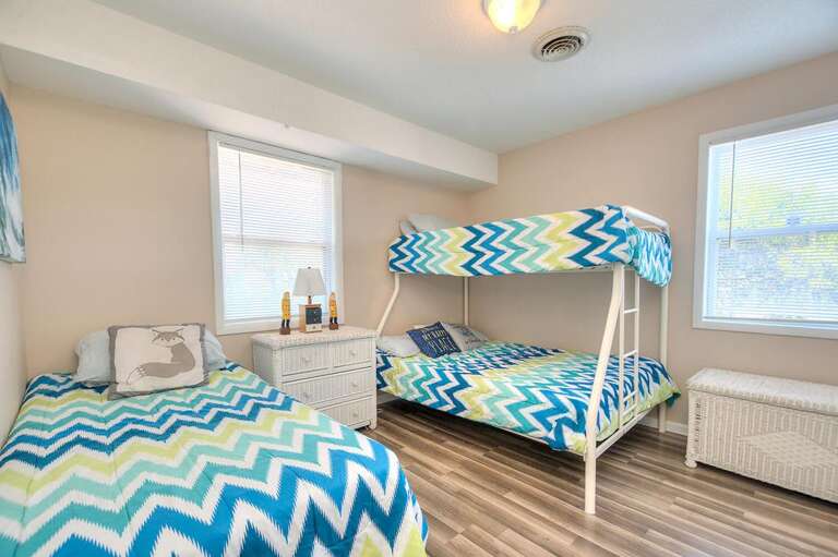 Queen Bedroom with Bunk Bed twin/double