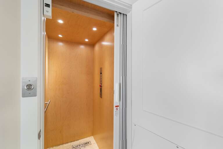 Elevator
7.8.24