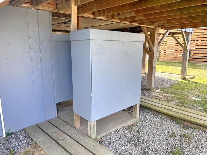 Outdoor shower
JR 3.18.25