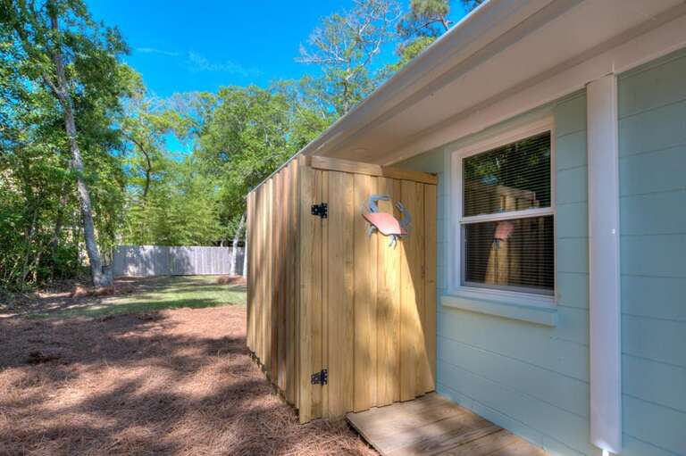 Outdoor shower
GW.4-25-25