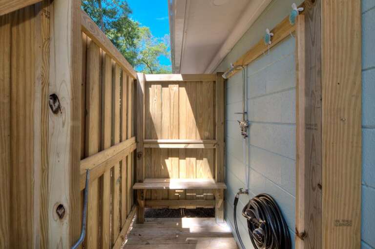 Outdoor shower
GW.4-25-25