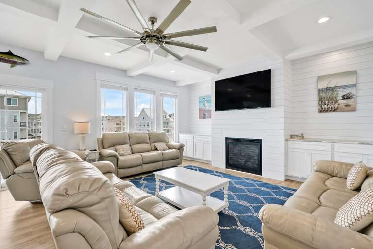 Living Room 
CG.5-6-25