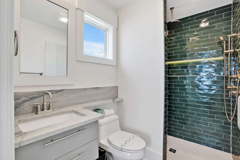 Bathroom 
98.CG.6-6-25