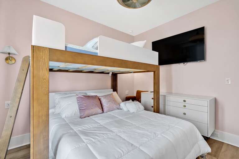 Bedroom 
CG.5-5-25
