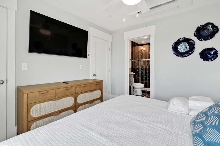 Bedroom 
CG.6-6-25