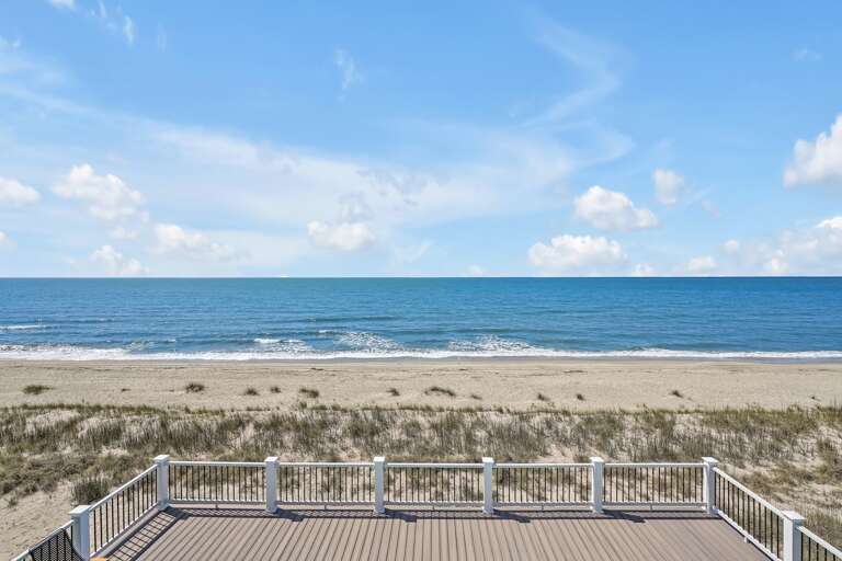 Ocean Views
Bedroom 
CG.5-5-25