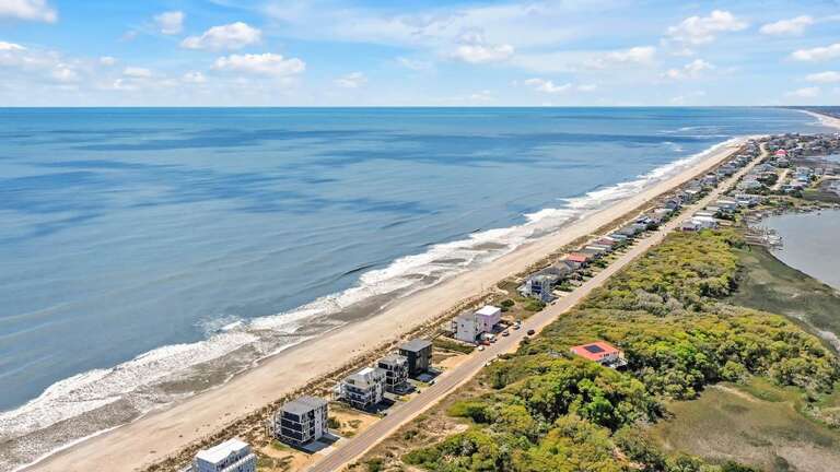 Black Pearl 79 Sky View CG 4.9.25