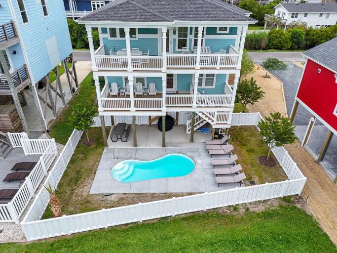 Aerial View of Pool
CS 5-28-25