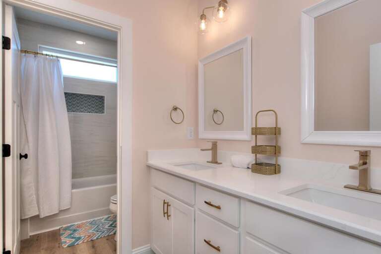 Bathroom 
GW.3-28-25