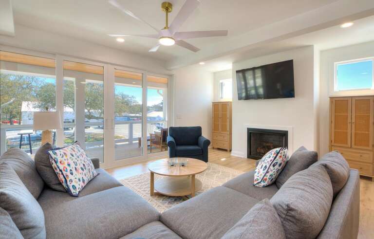 Living Room 
GW.3-28-25