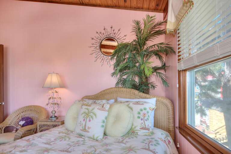 Bedroom 
GW.5-1-25