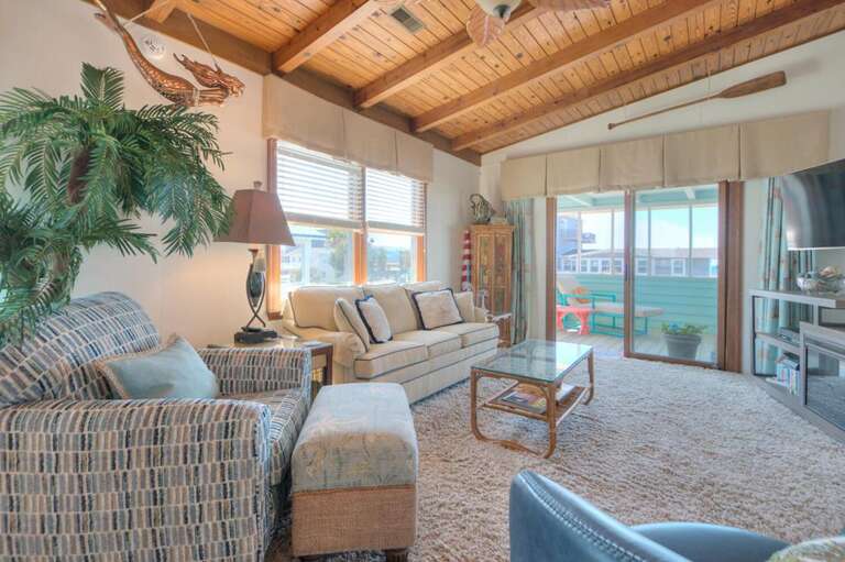 Living Room 
GW.5-1-25