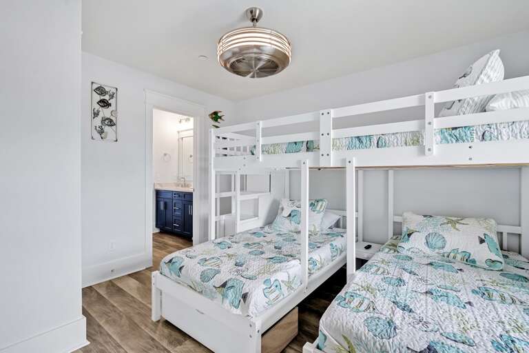 Bunk Beds double/2 twins
CG.5-6-25