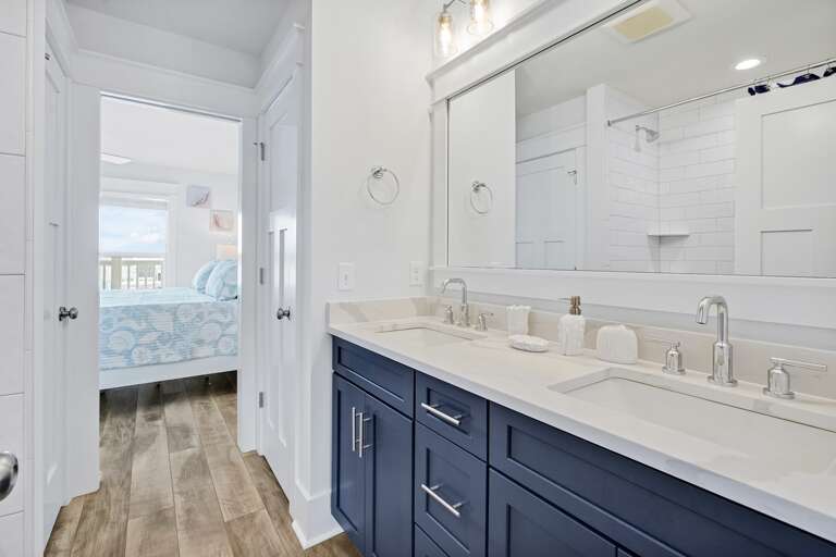 Full bathroom with shower/tub
CG.5-6-25