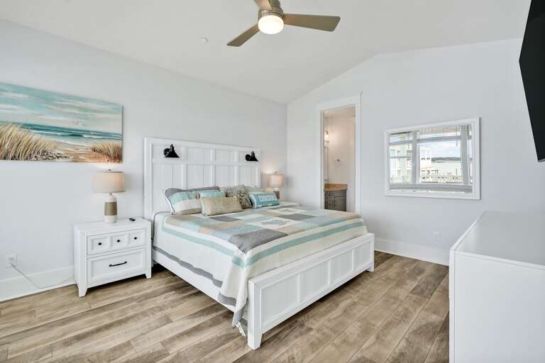 King Bedroom
CG.5-6-25