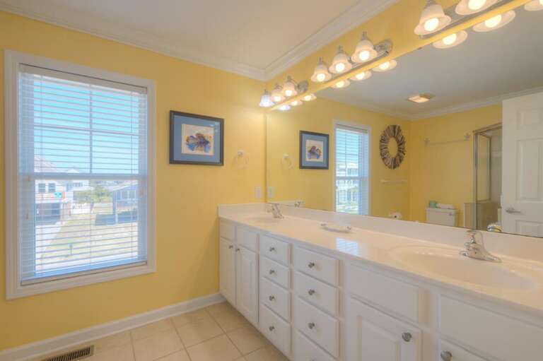 Arches 1715 W Beach Dr Oak-large-044-024-DSC 6129 30 31 Enhancer-1500x999-72dpi