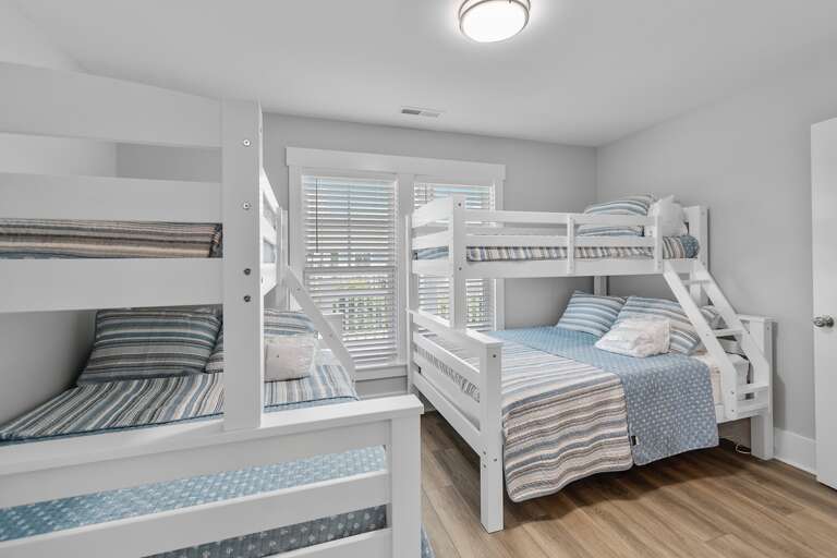Bunk beds twin/full 
CS 7-17-25