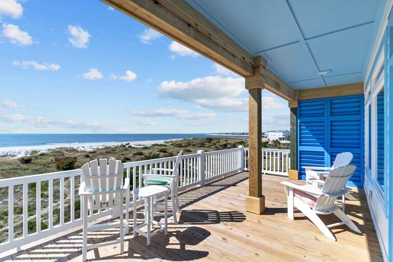 Spacious Oceanfront Deck With Seating