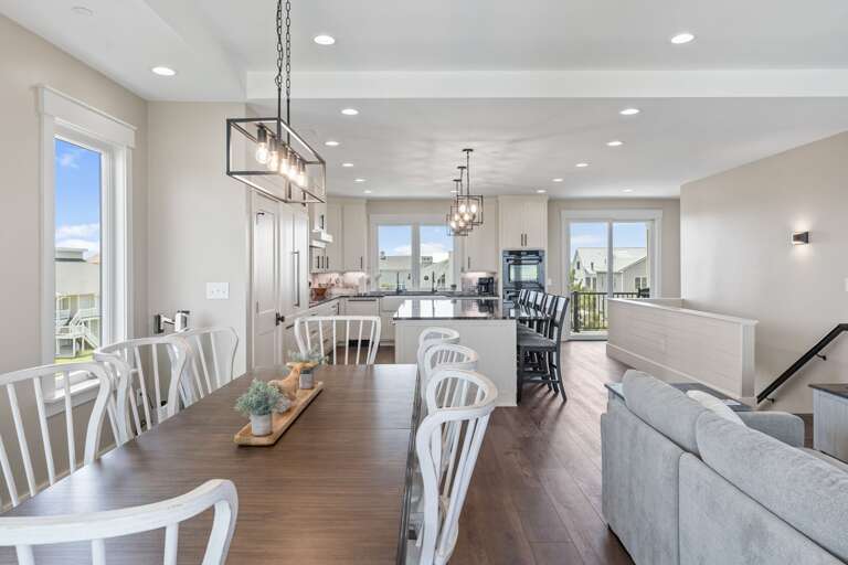 Dining Area
CAM 8-21-25