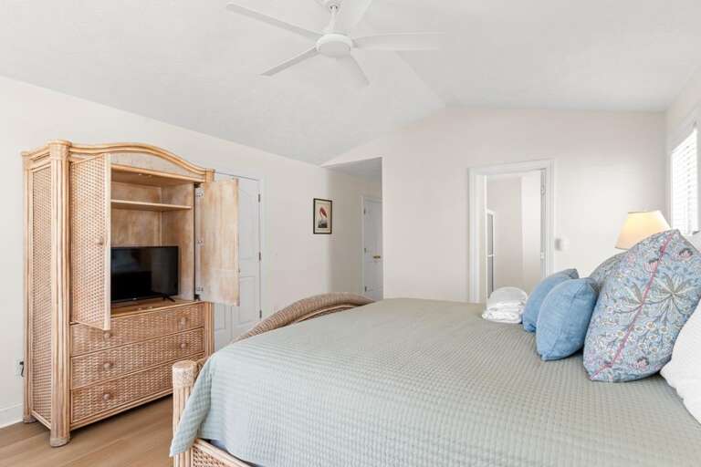 Livin Easy 46 CAM 10-10-25