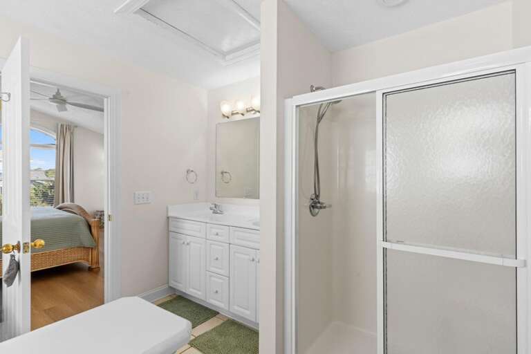 Livin Easy 44 CAM 10-10-25