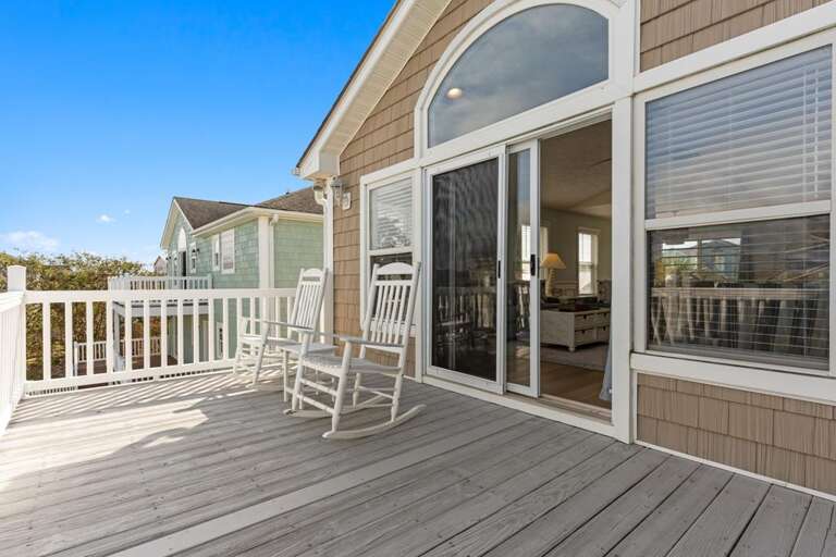 Livin Easy 19 CAM 10-11-25