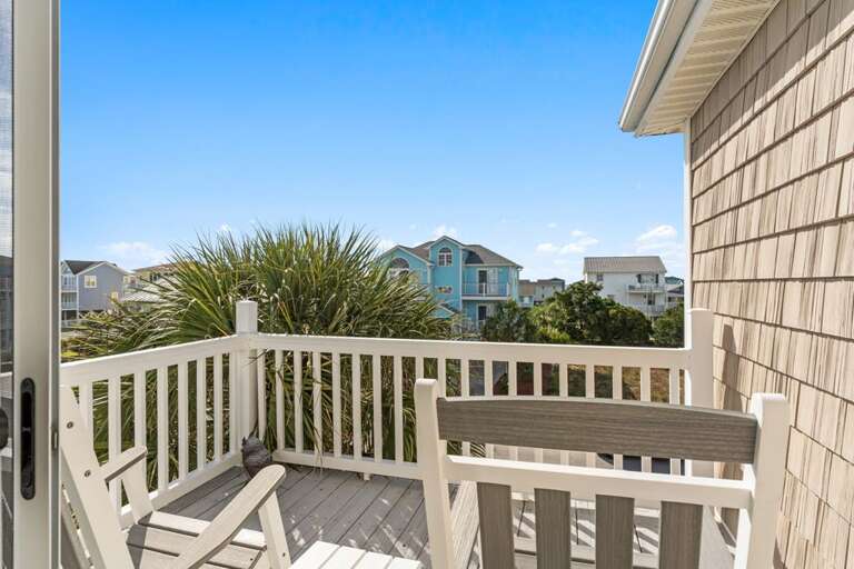 Livin Easy 23 CAM 10-11-25