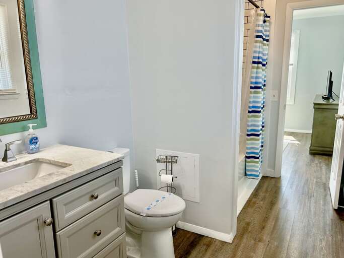 Full bathroom with shower/tub
9/18/25 - JR