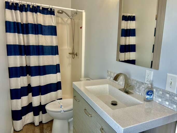 Full bathroom with shower/tub
9/18/25 - JR