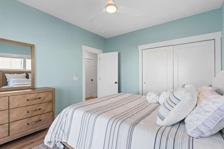 5228 E Beach Dr 38 CAM 11-17-25