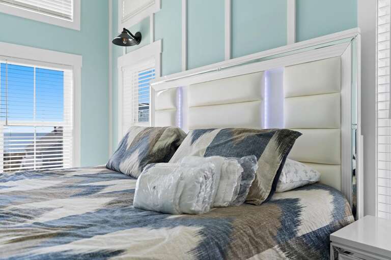 5228 E Beach Dr 92 CAM 11-17-25