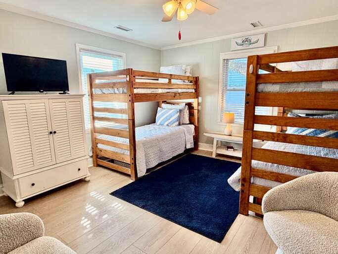 The Lazy Sea Pony 2/10 JR