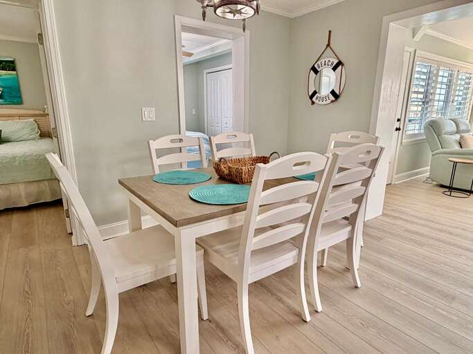 The Lazy Sea Pony 2/10 JR