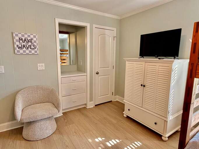 The Lazy Sea Pony 2/10 JR