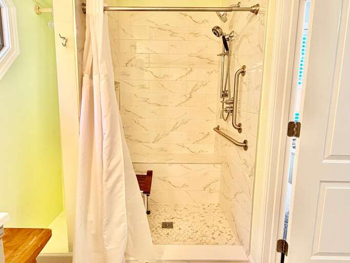 The Lazy Sea Pony 2/10 JR