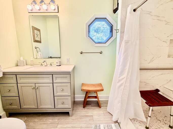 The Lazy Sea Pony 2/10 JR