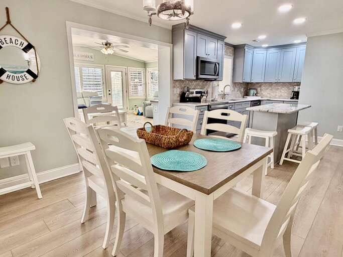 The Lazy Sea Pony 2/10 JR