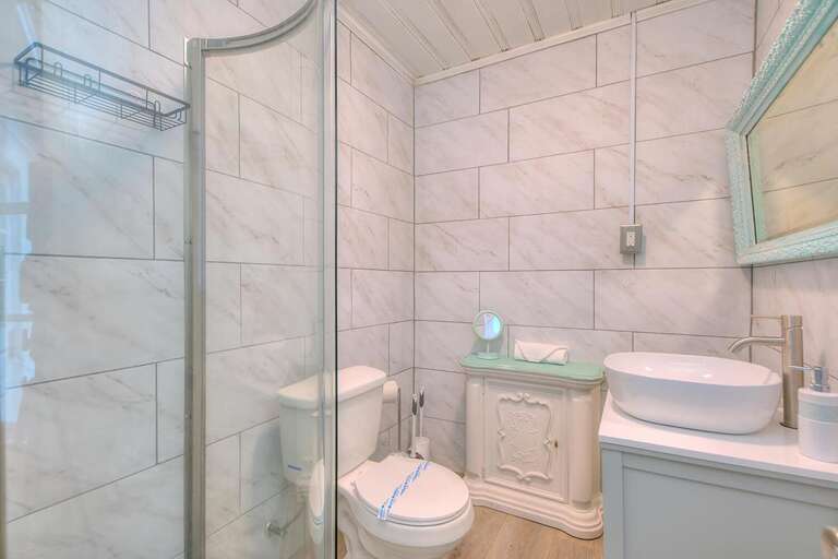 Bathroom
GW 10.6.23