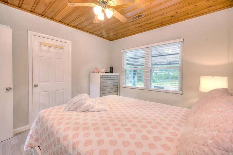 Queen Bedroom
 GW 10.6.23