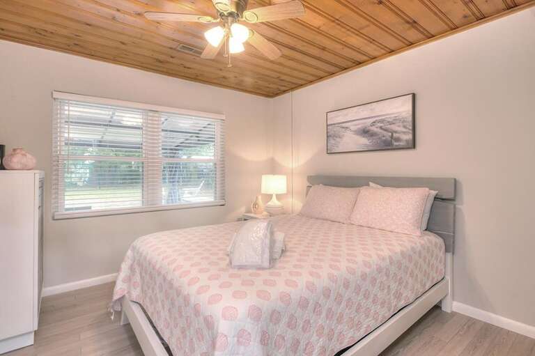 Queen Bedroom
GW 10.6.23