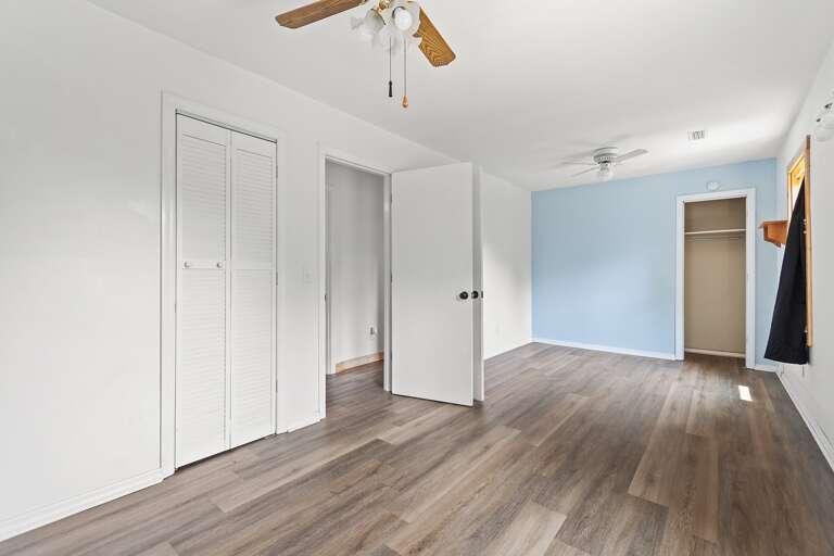 124NEMiddletonAve - 7