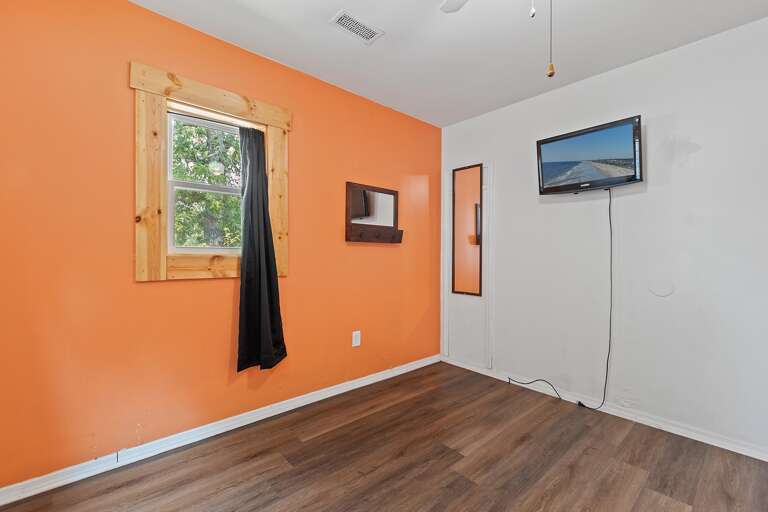 124NEMiddletonAve - 9