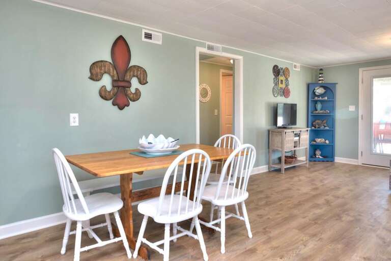 Dining Area - 4 chairs and 1 bench
GW 3.30.24