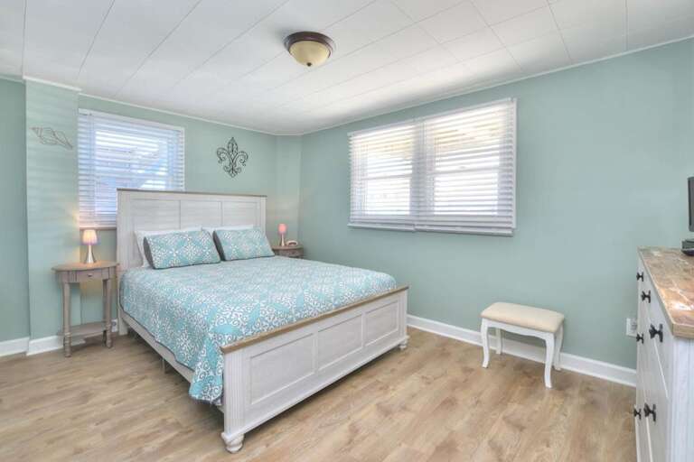 Queen Bed
GW 3.30.24