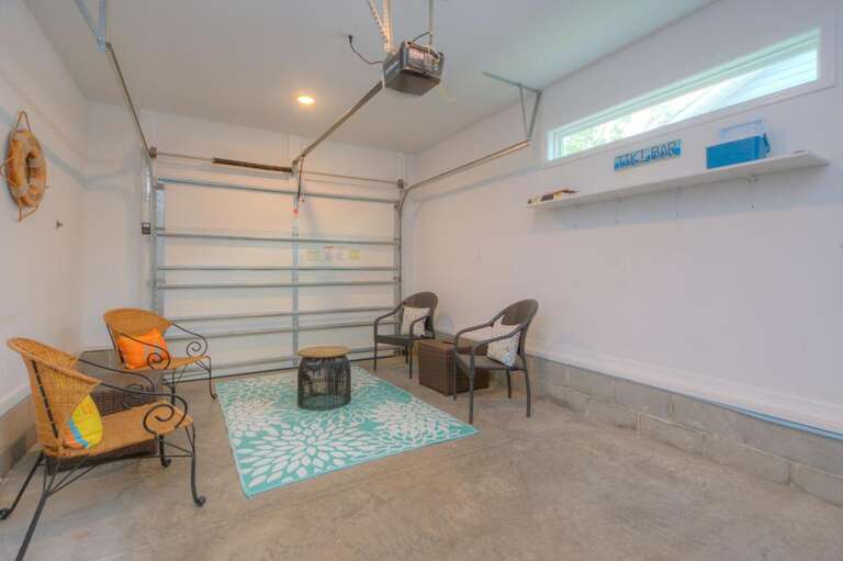 Garage 
GW 6-9-25