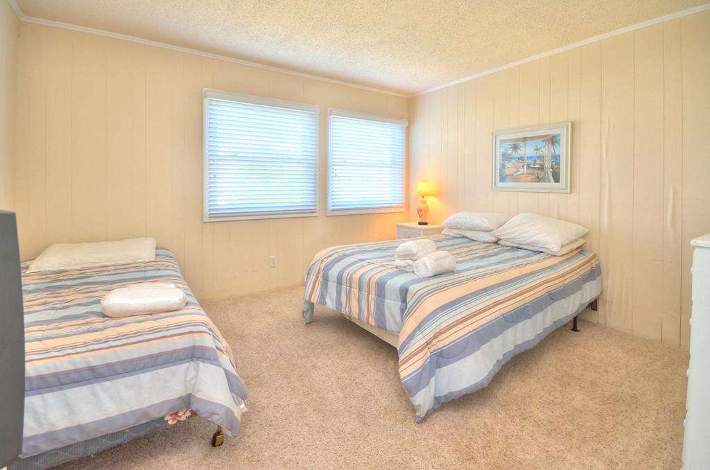 Big Blue House for 10 in Oak Island, NC Pet Friendly Rental