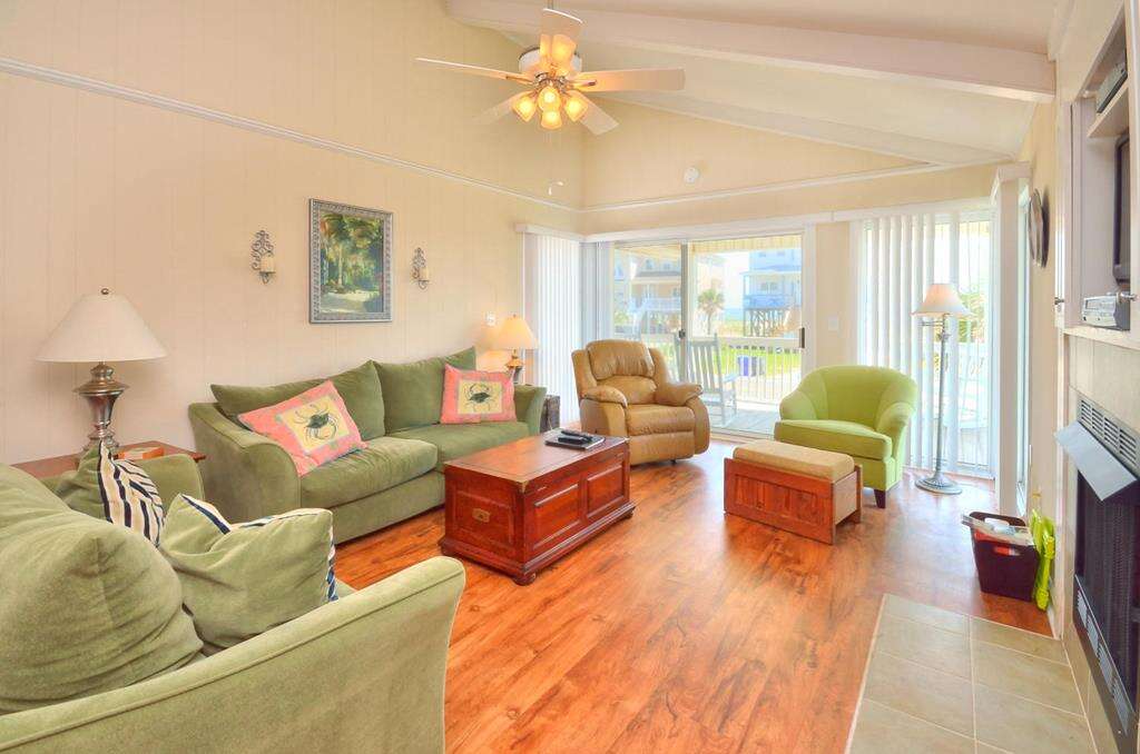Big Blue House for 10 in Oak Island, NC Pet Friendly Rental